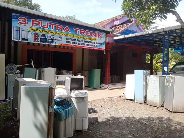 3 putra tronik