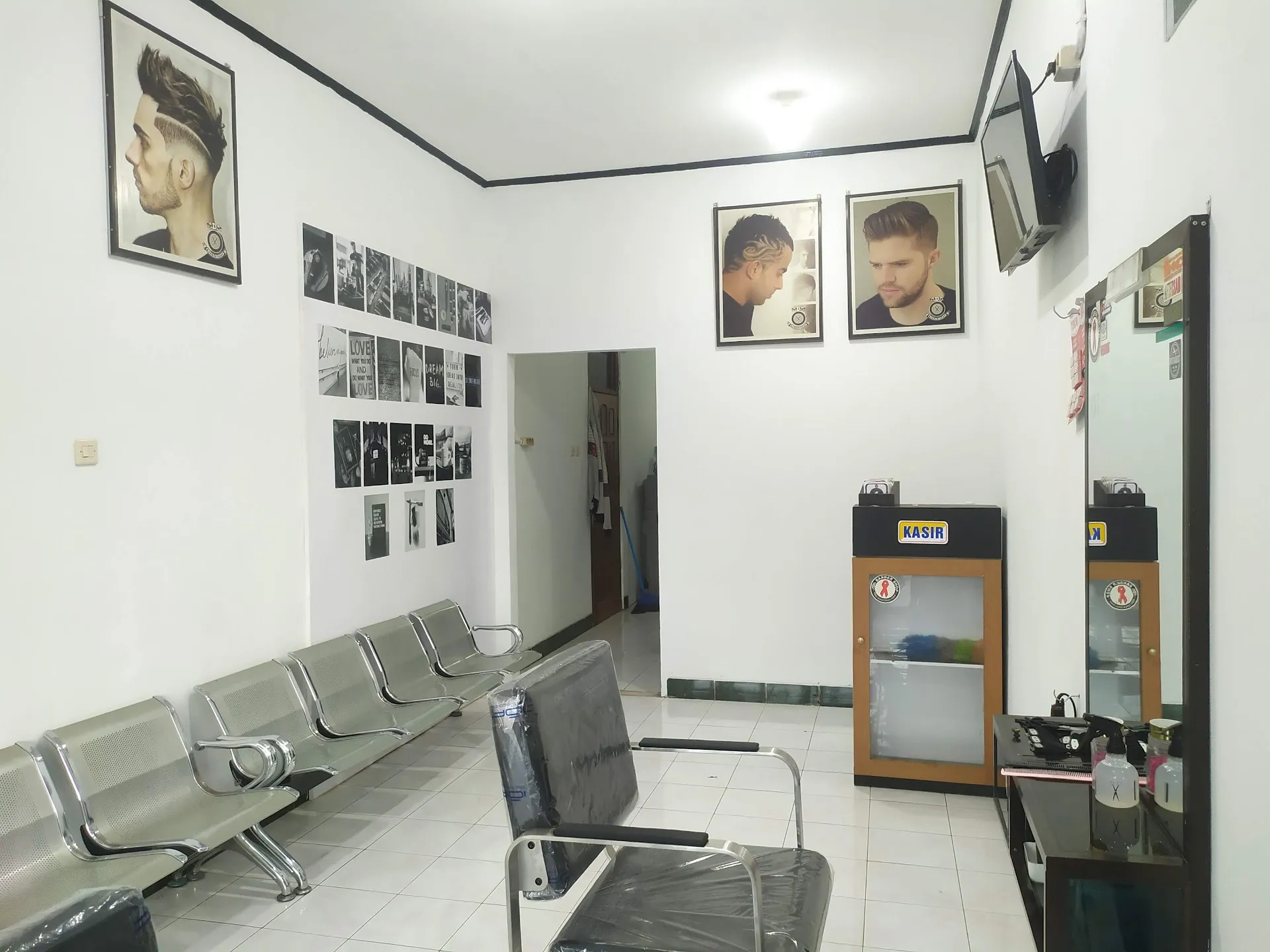 Ada Barbershop Adipala