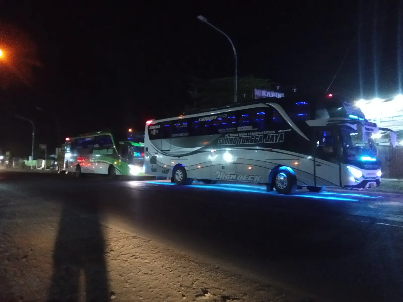 Agen Bus Sudiro Tungga Jaya Bayeman