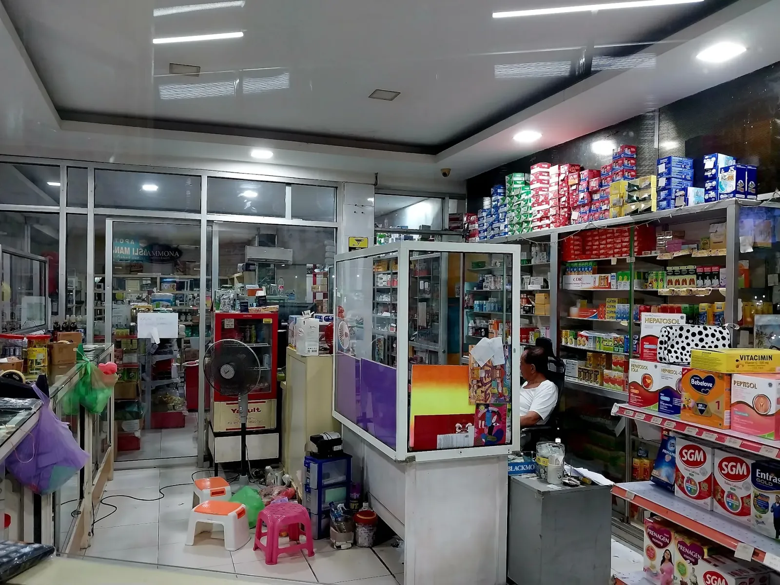 Air Mancur Drugstore