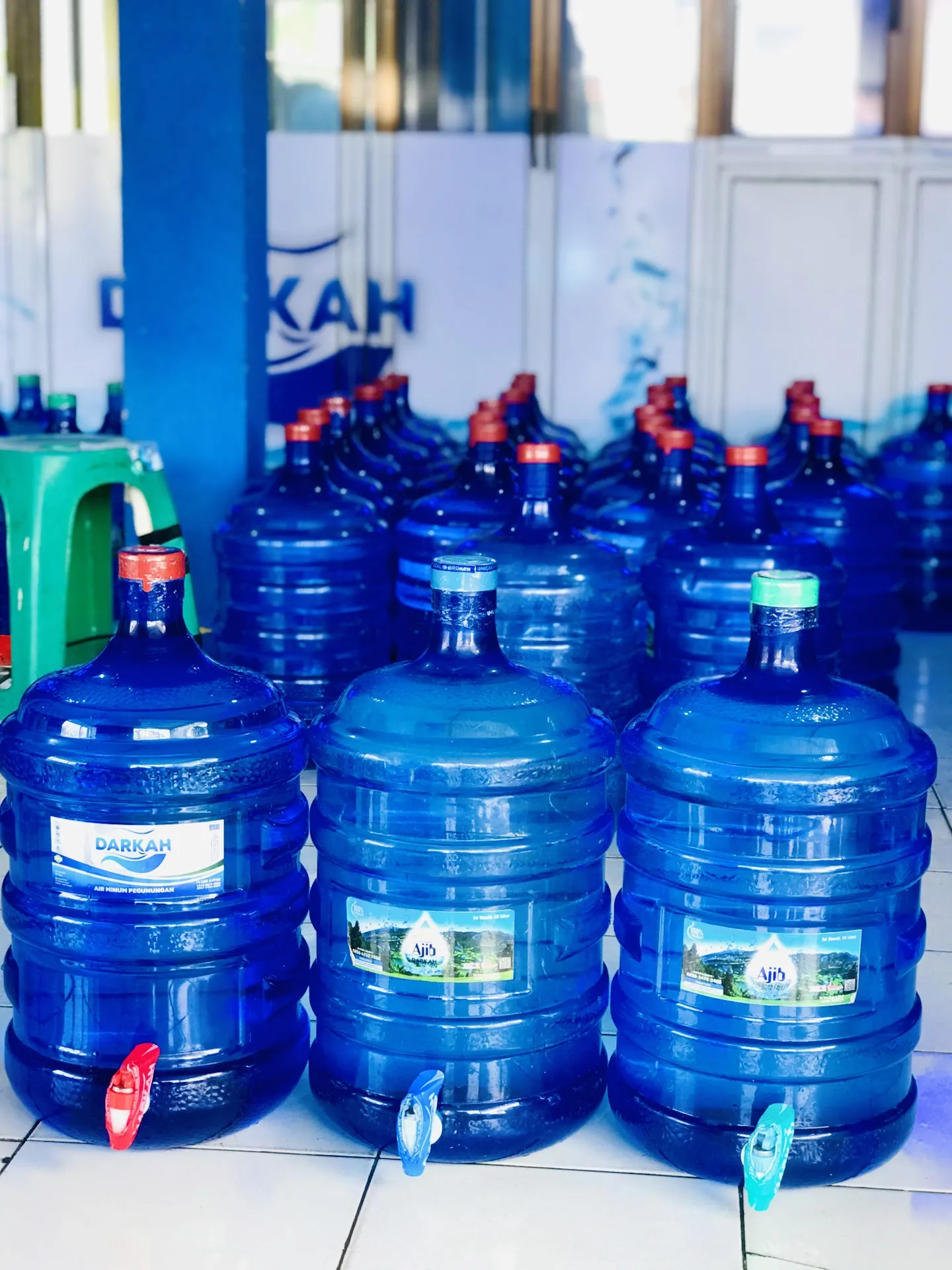 Ajib Darkah Proliman - Depot Air Minum Isi Ulang, AMDK, & Es Kristal Cilacap