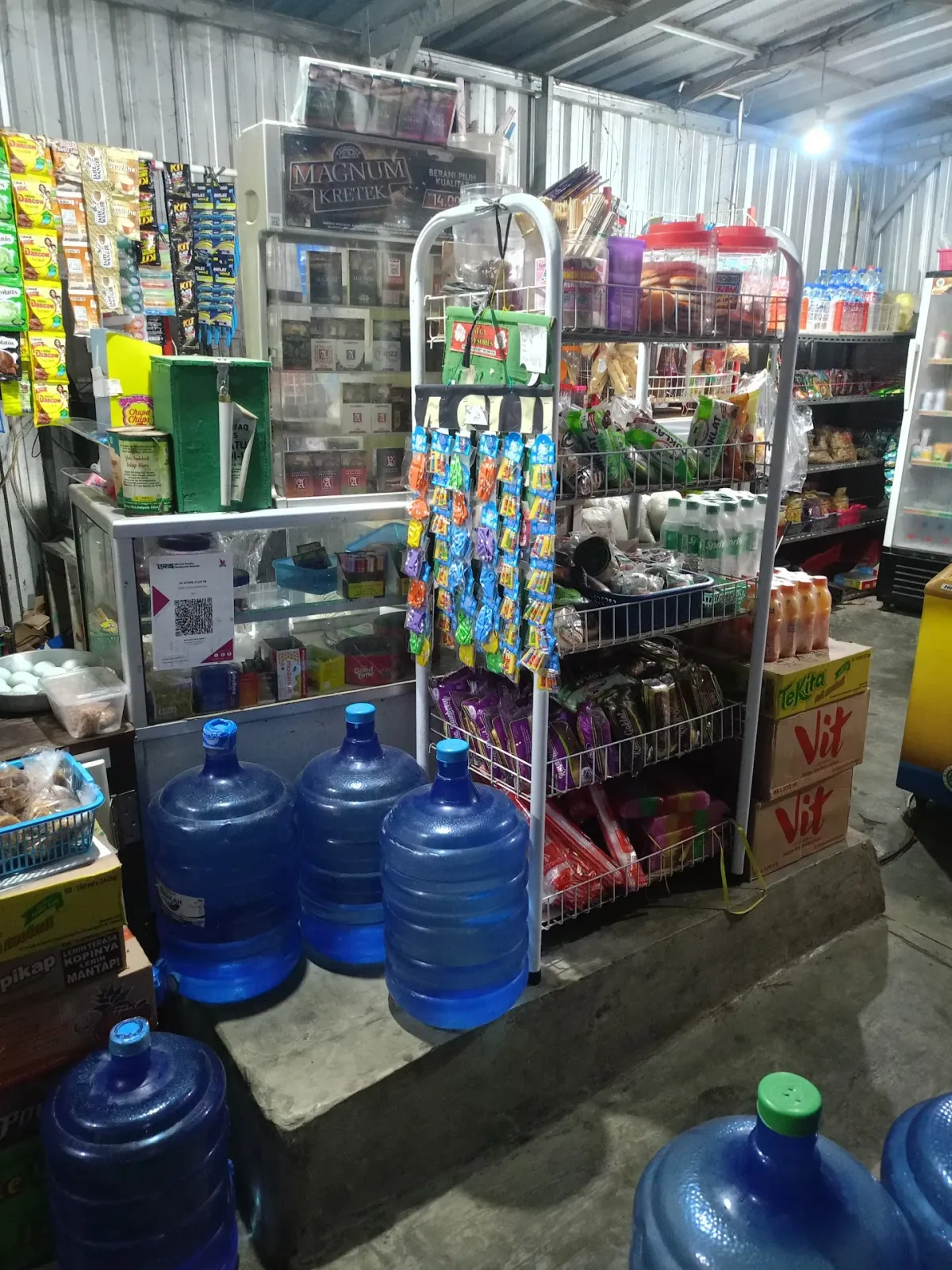 AK Store & Cell