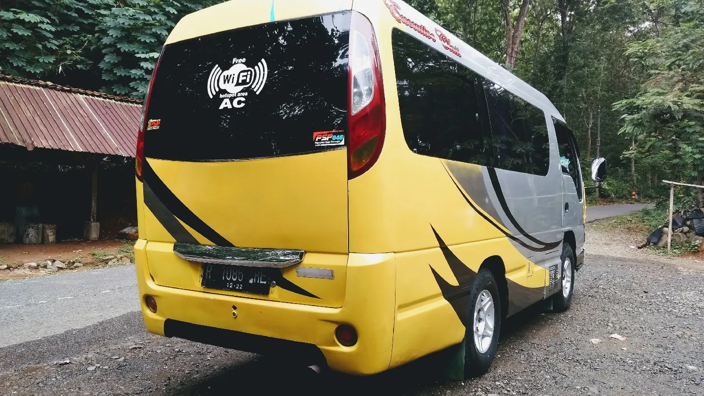 Akmal tour and travel