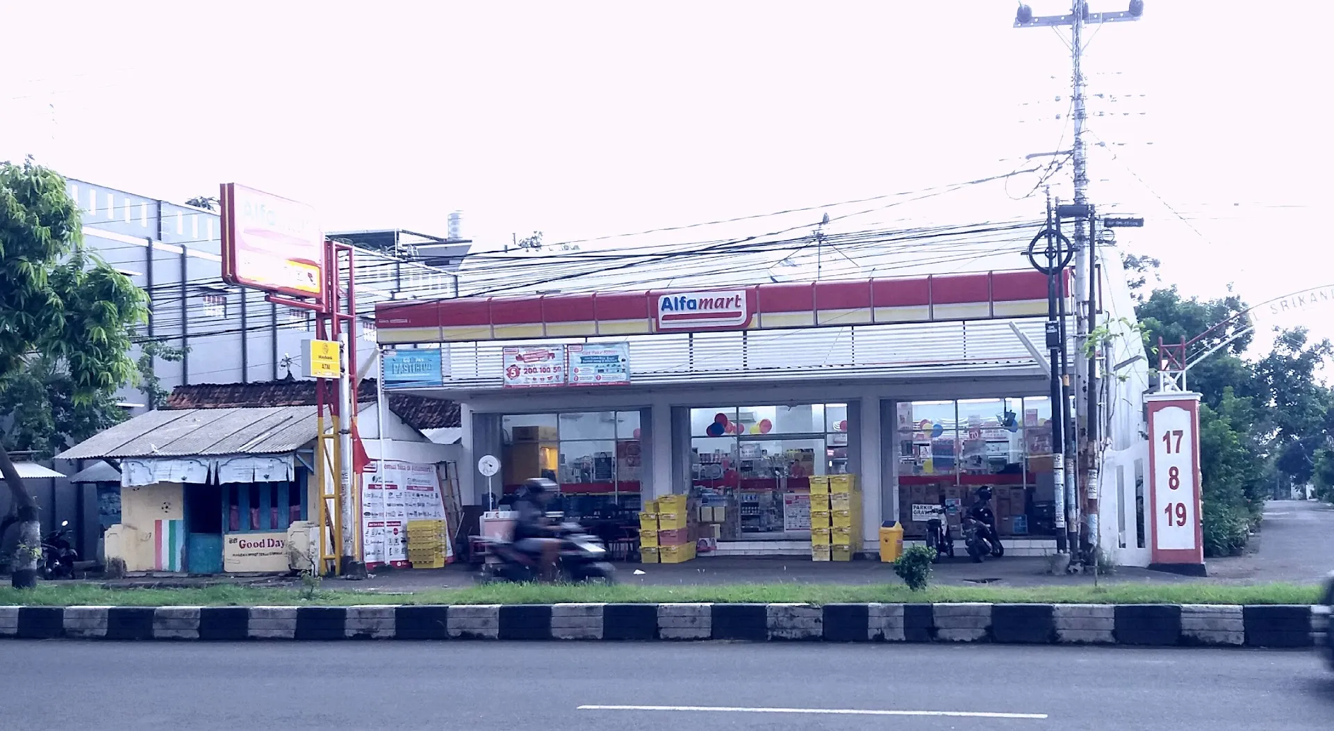 Alfamart Bean Spot Perintis Kemerdekaan 1