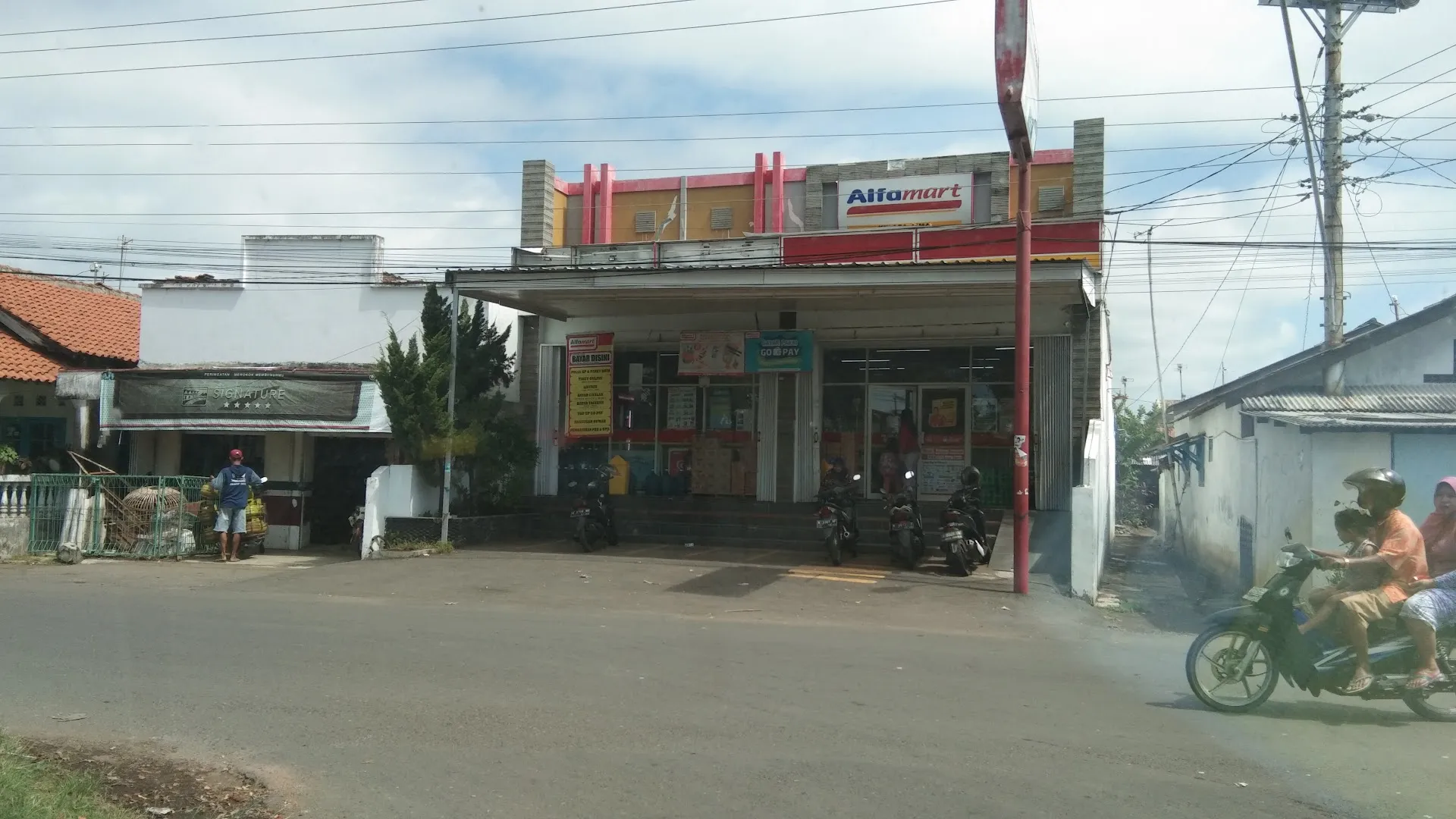 Alfamart Kelapa Lima Cilacap