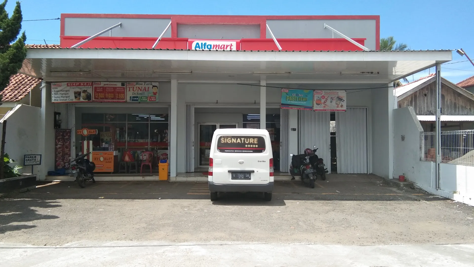 Alfamart Soetomo
