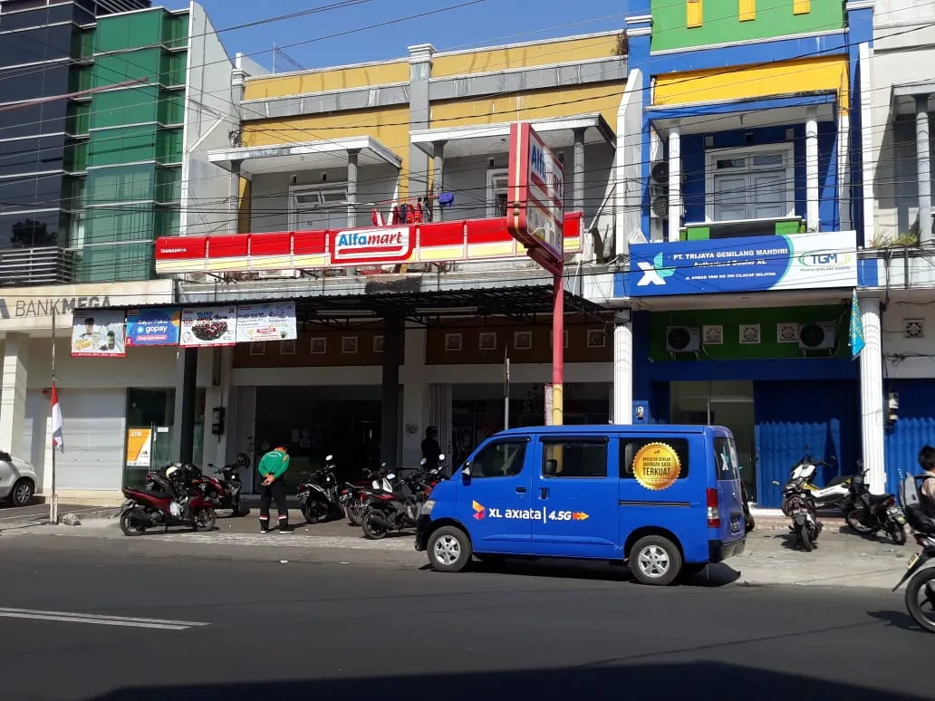 Alfamart Tambakreja