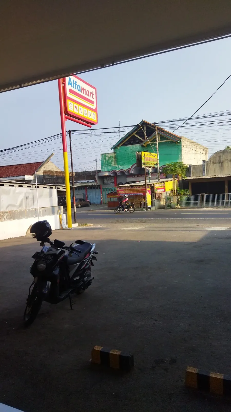Alfamart wangon tengah