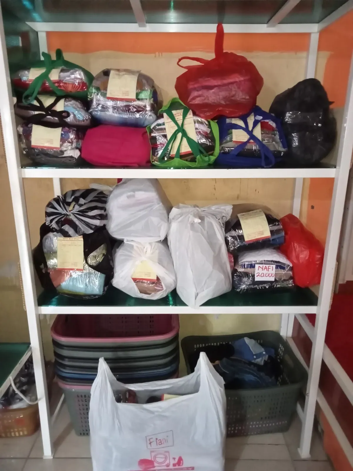 ALIKA LAUNDRY
