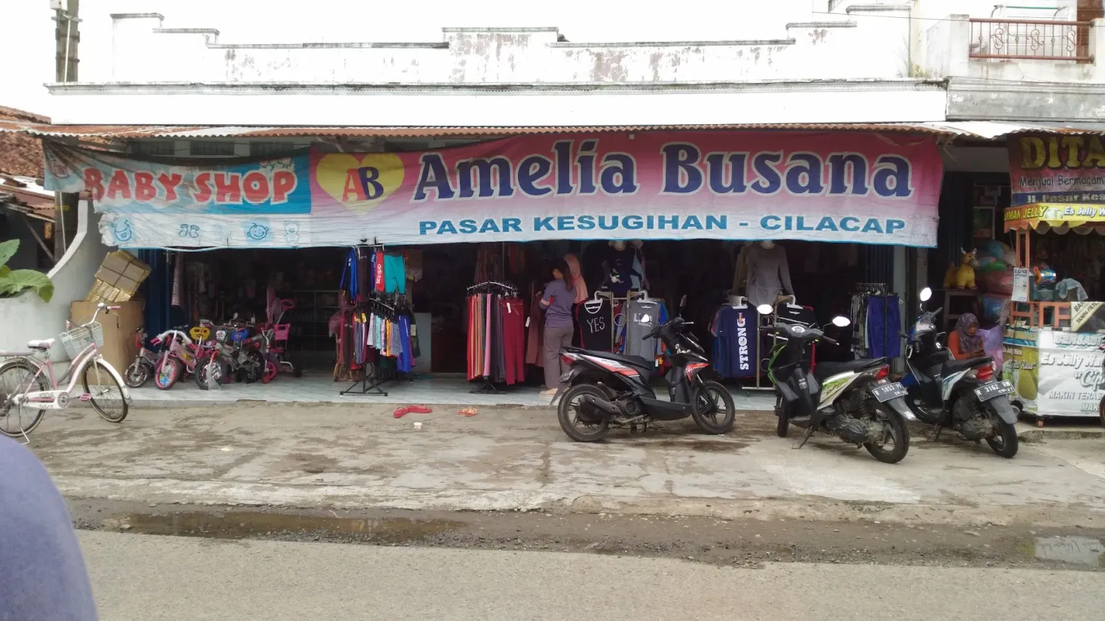 Amelia Busana