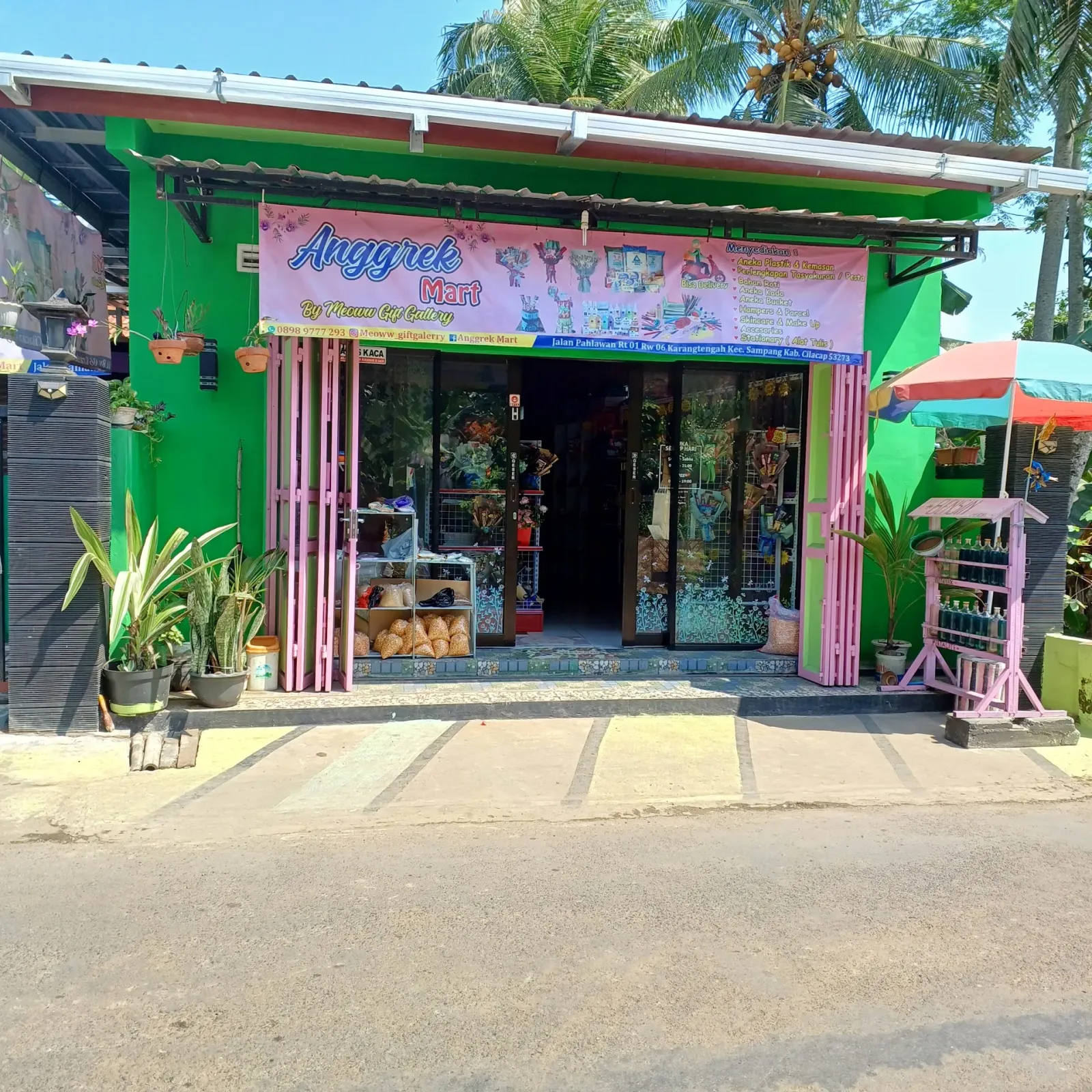 ANGGREK MART & KOST ANGGREK