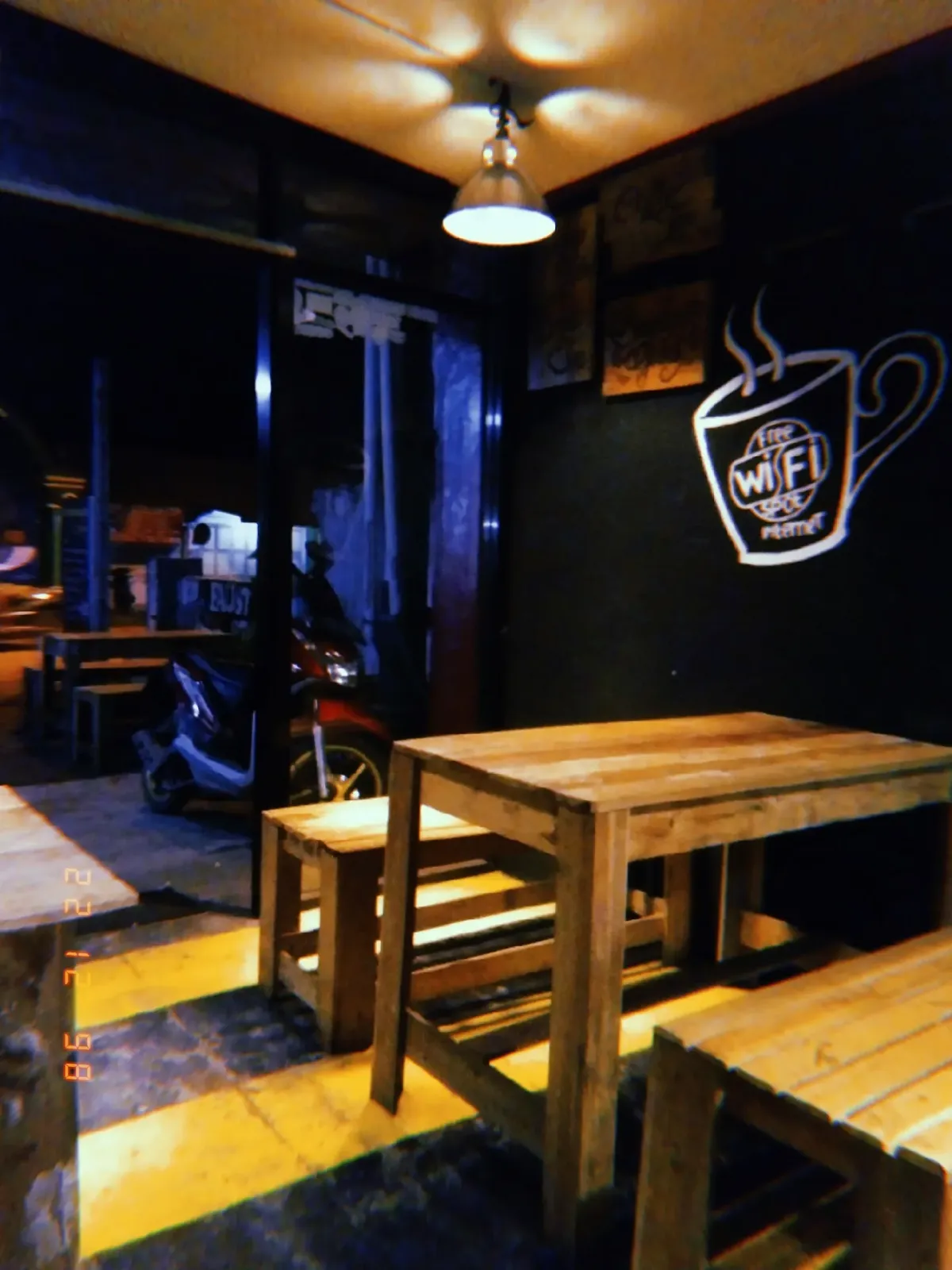 Angkringan dan caffe
