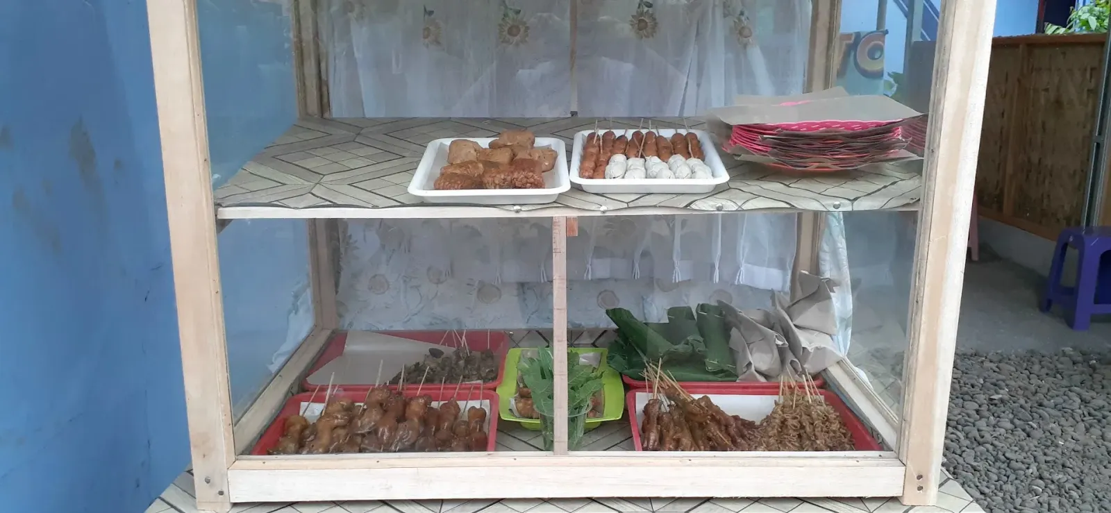 Angkringan Om Lithi & Warung Bal-balan