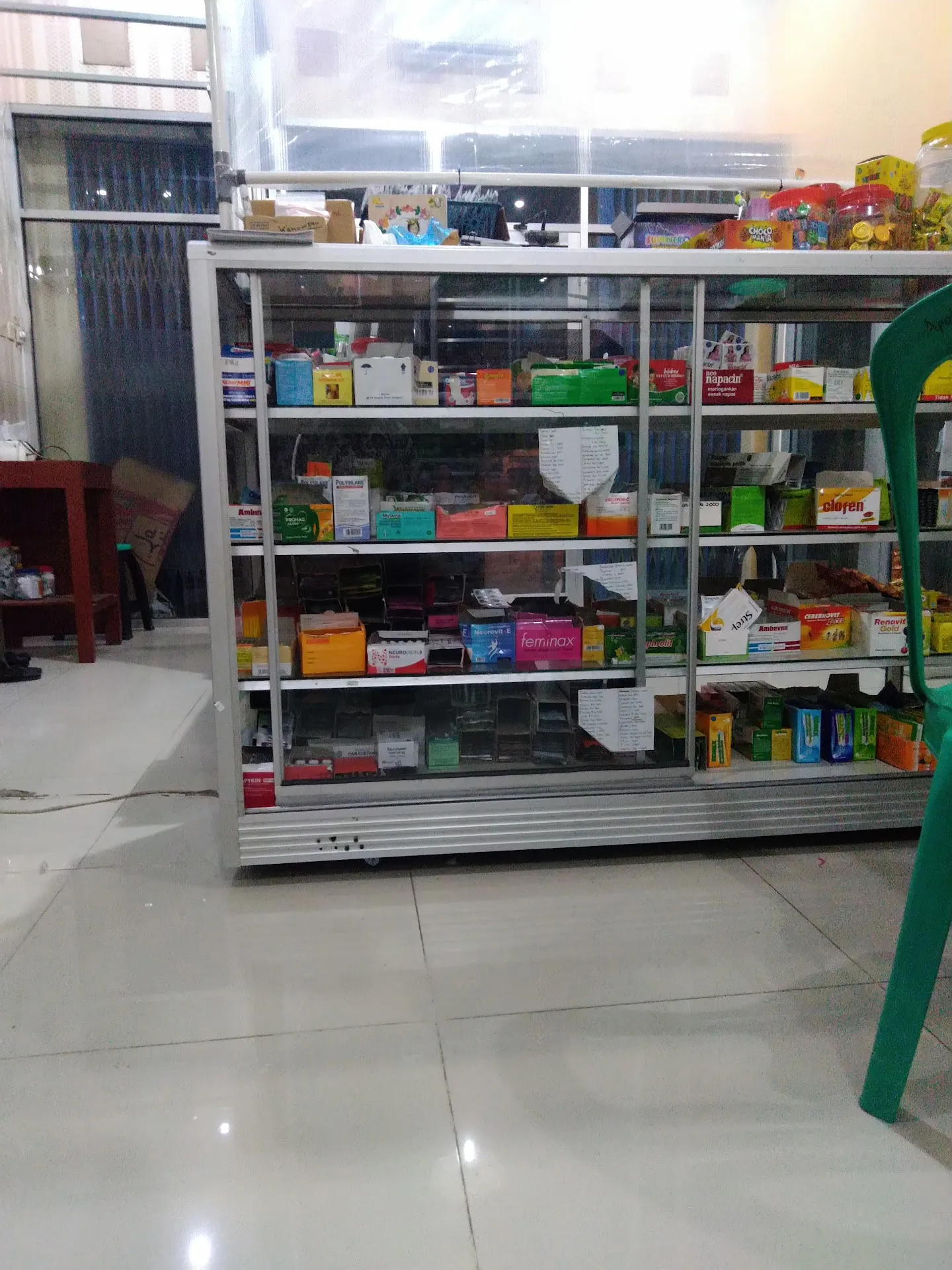 Apotek Kahuripan
