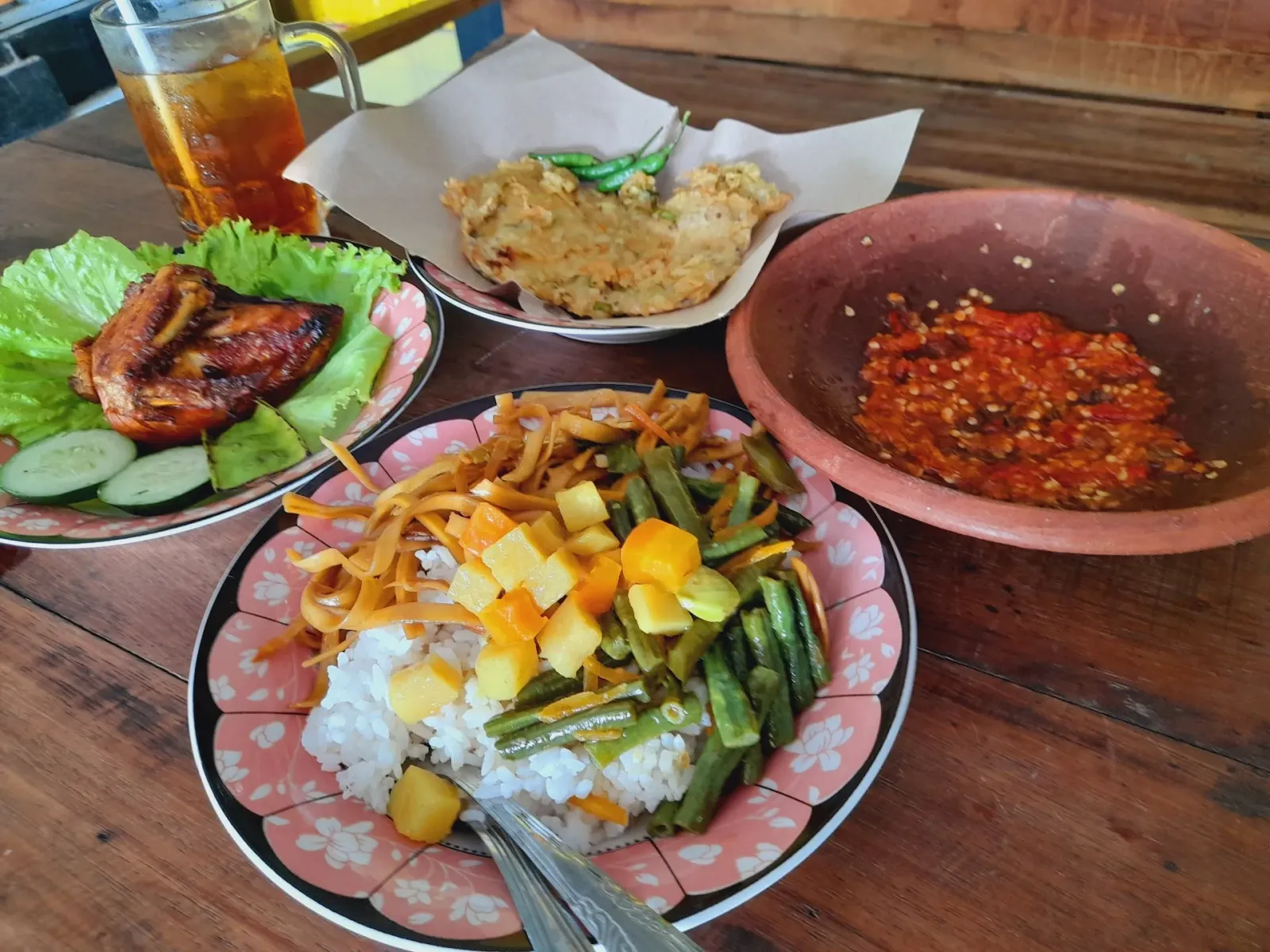 Ayam & Bebek Goreng Kang Bawor Kroya