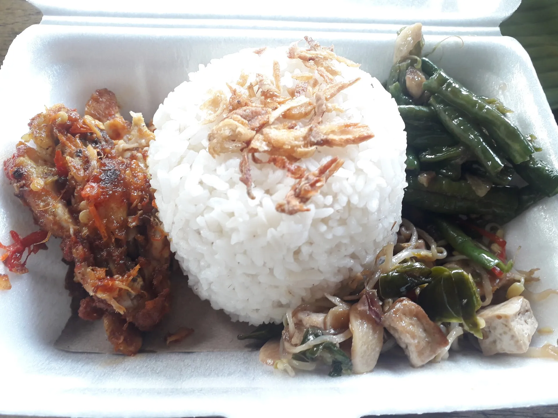 Ayam dan Susu Kedai