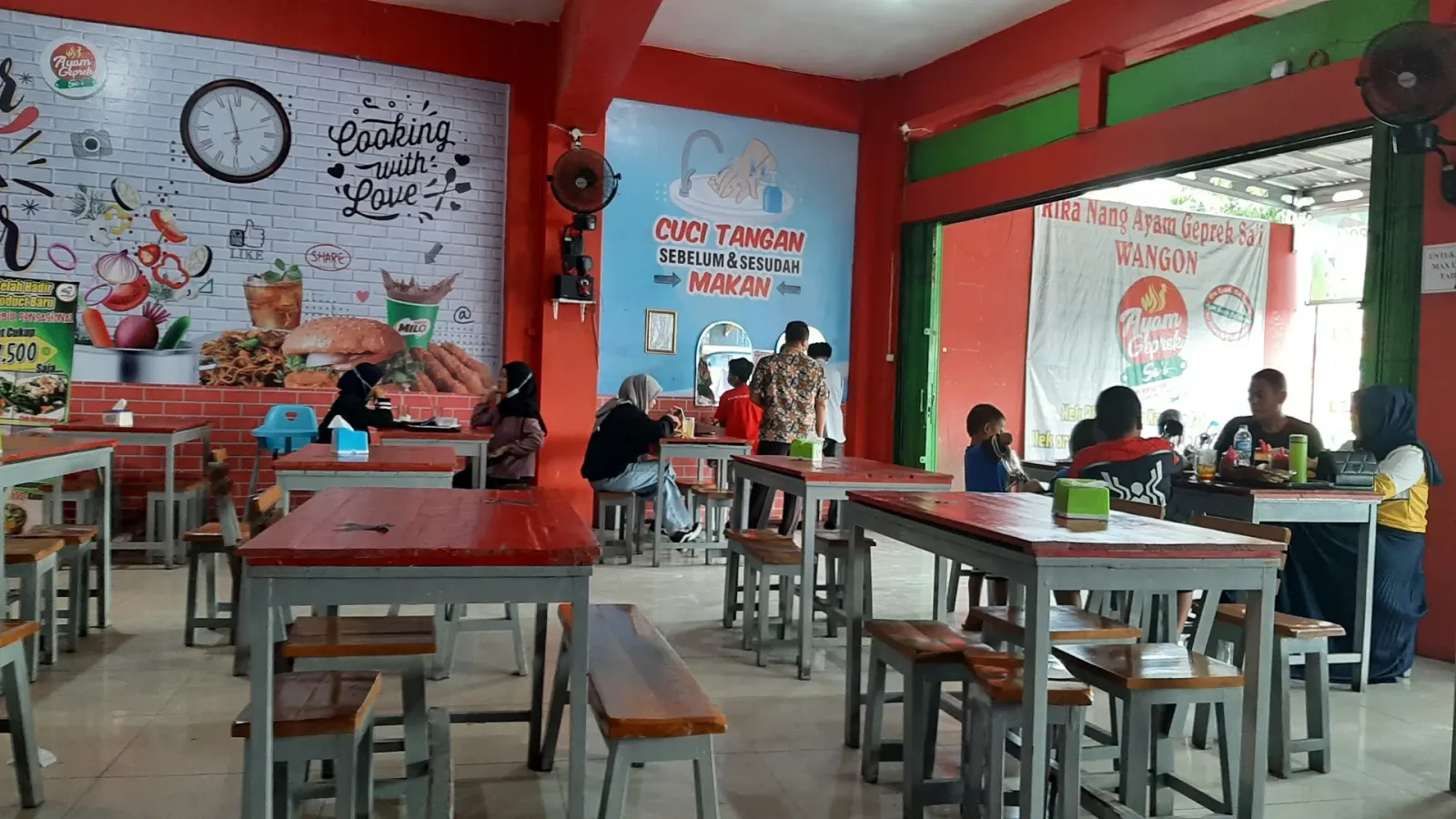 AYAM GEPREK SA’I WANGON