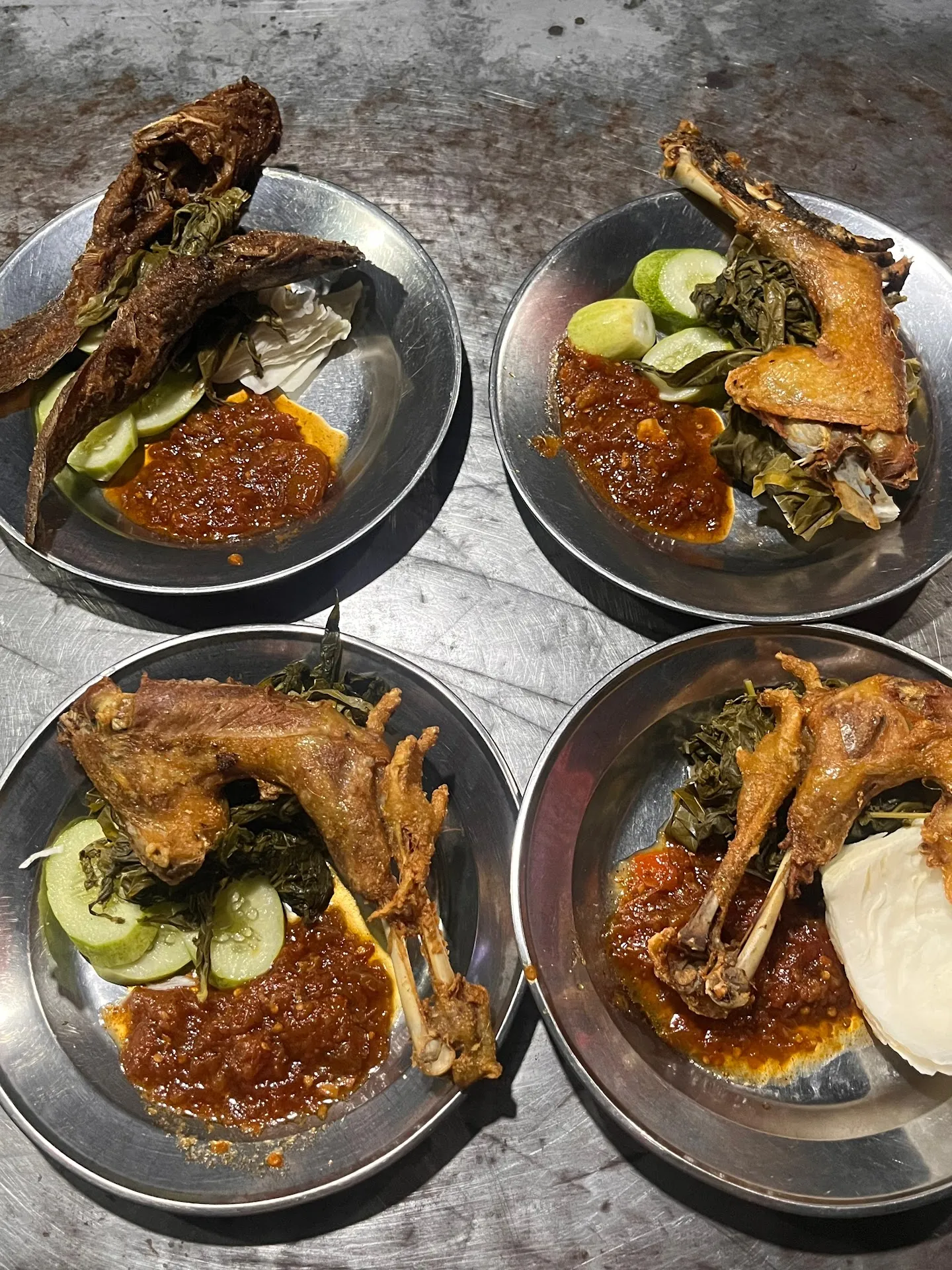 Ayam goreng layar biru