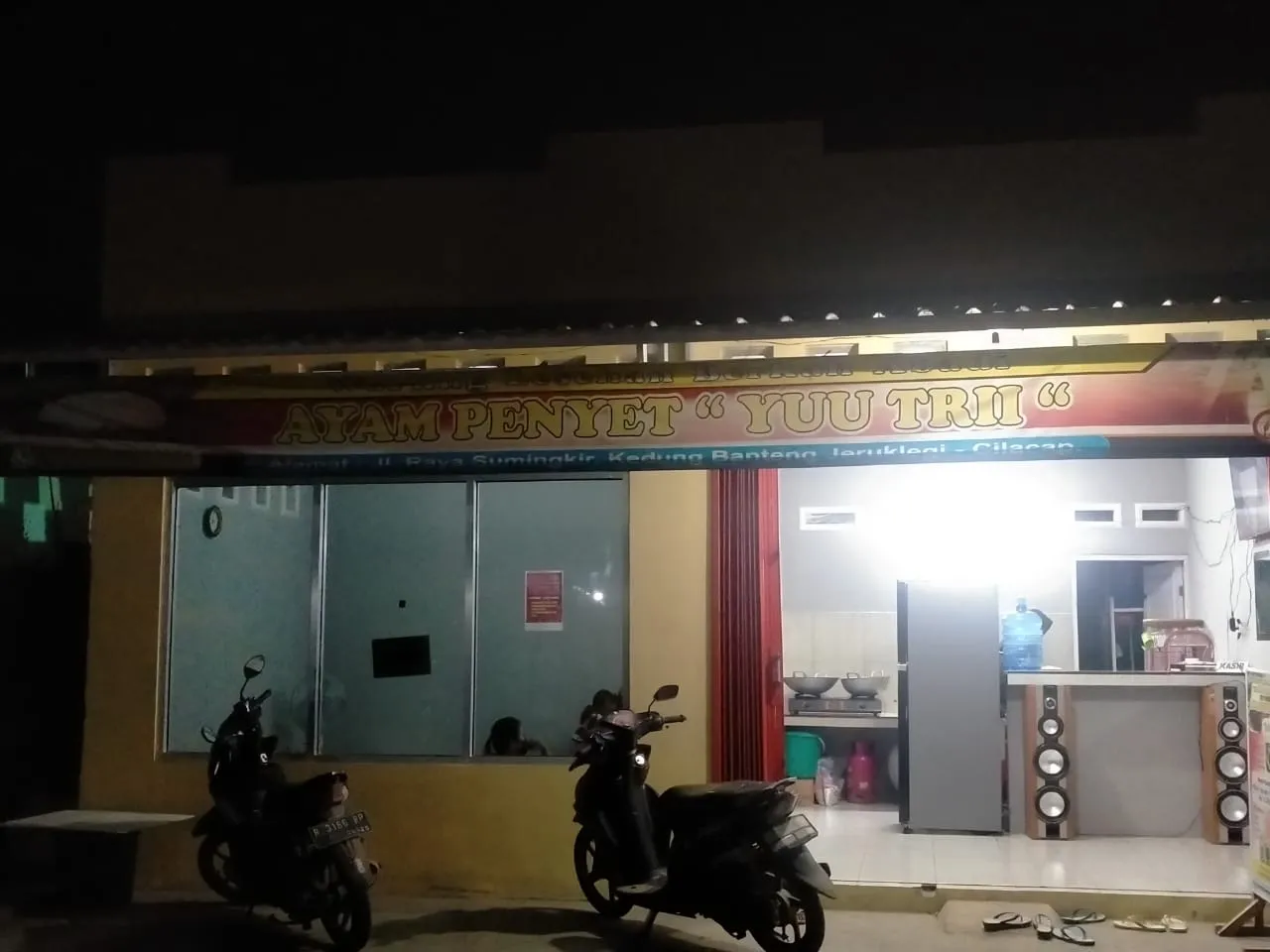 Ayam Penyet Yu Tri