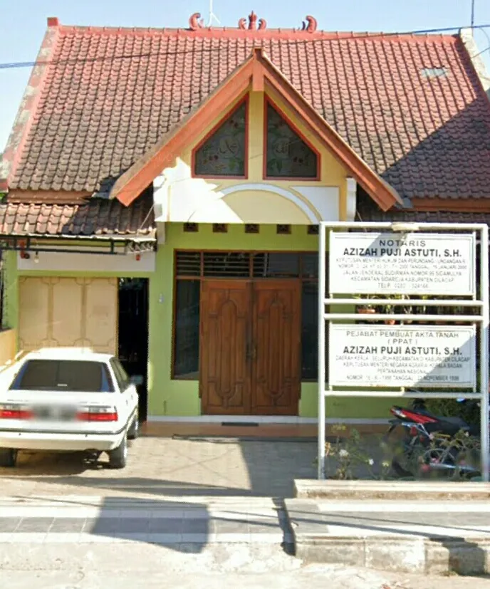 Azizah Puji Astuti, SH