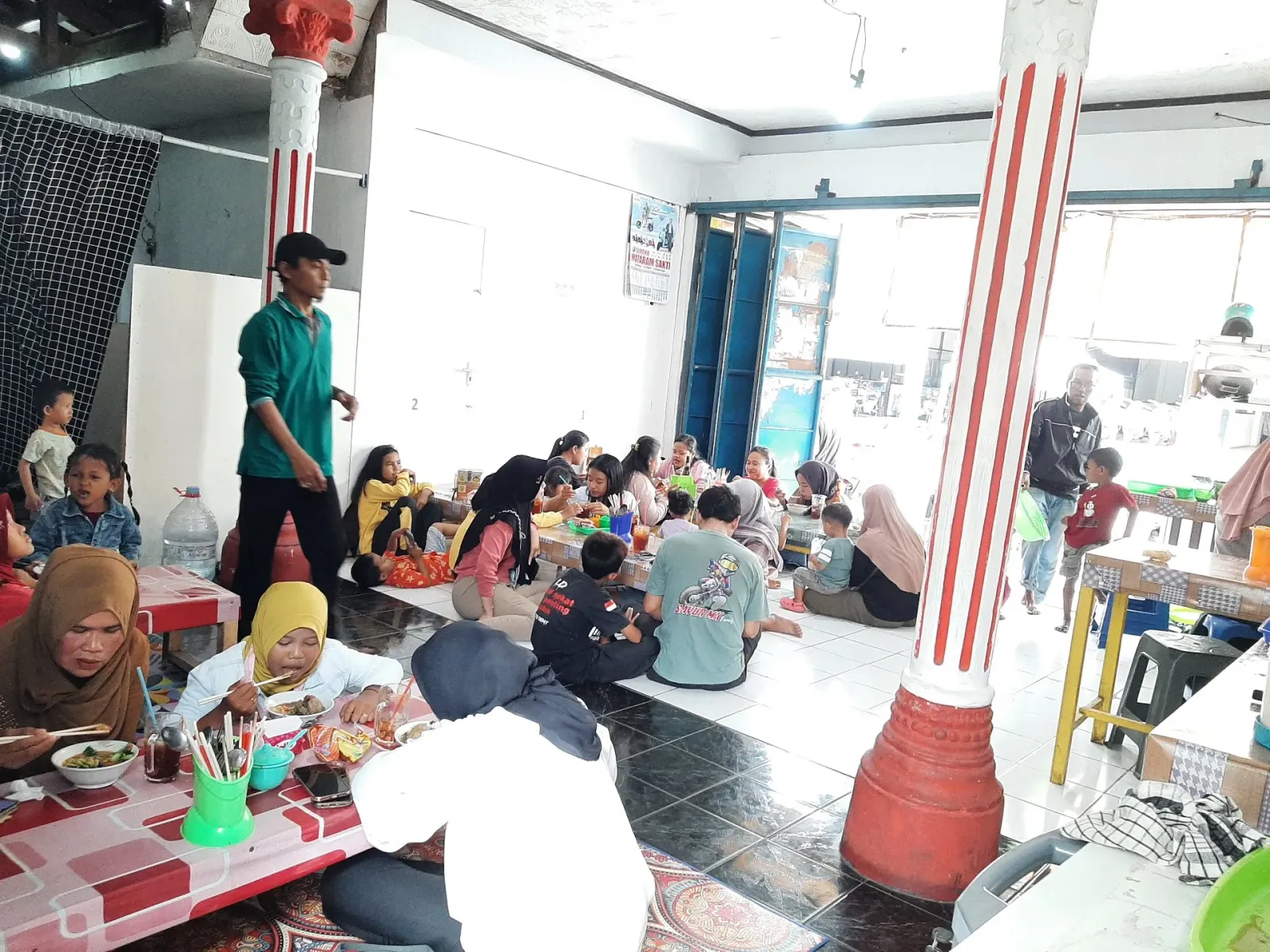Bakso bakwan favorit Bang Tirin Kedawung