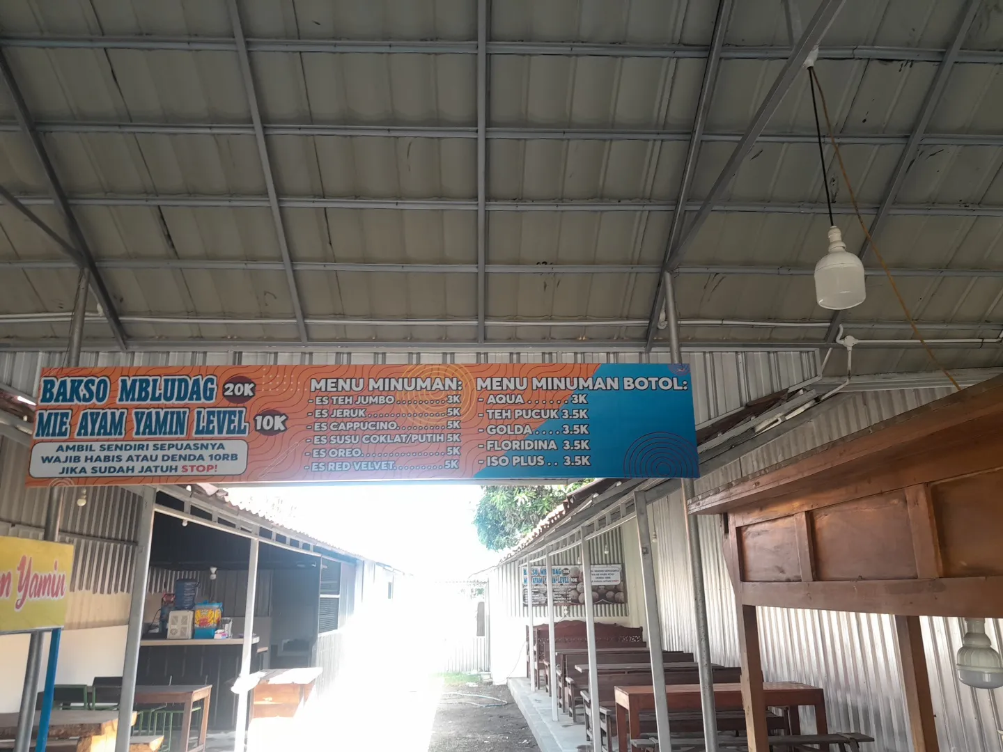 BAKSO MBLUDAG & MIE YAMIN