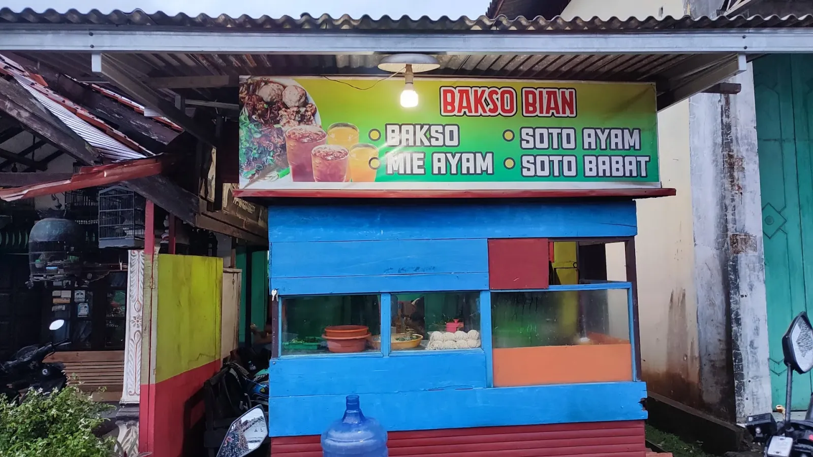 Bakso, Mie Ayam & Soto Bian