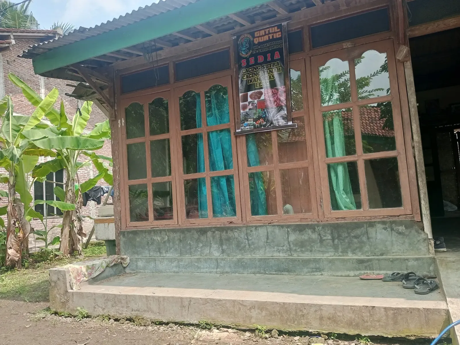 Bakul cacing sutra wangon