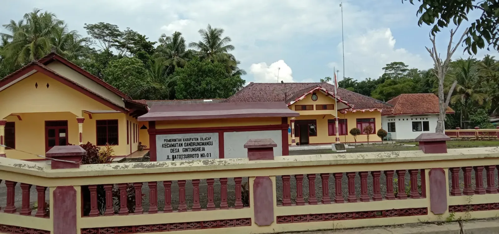 Balai Desa Gintungreja