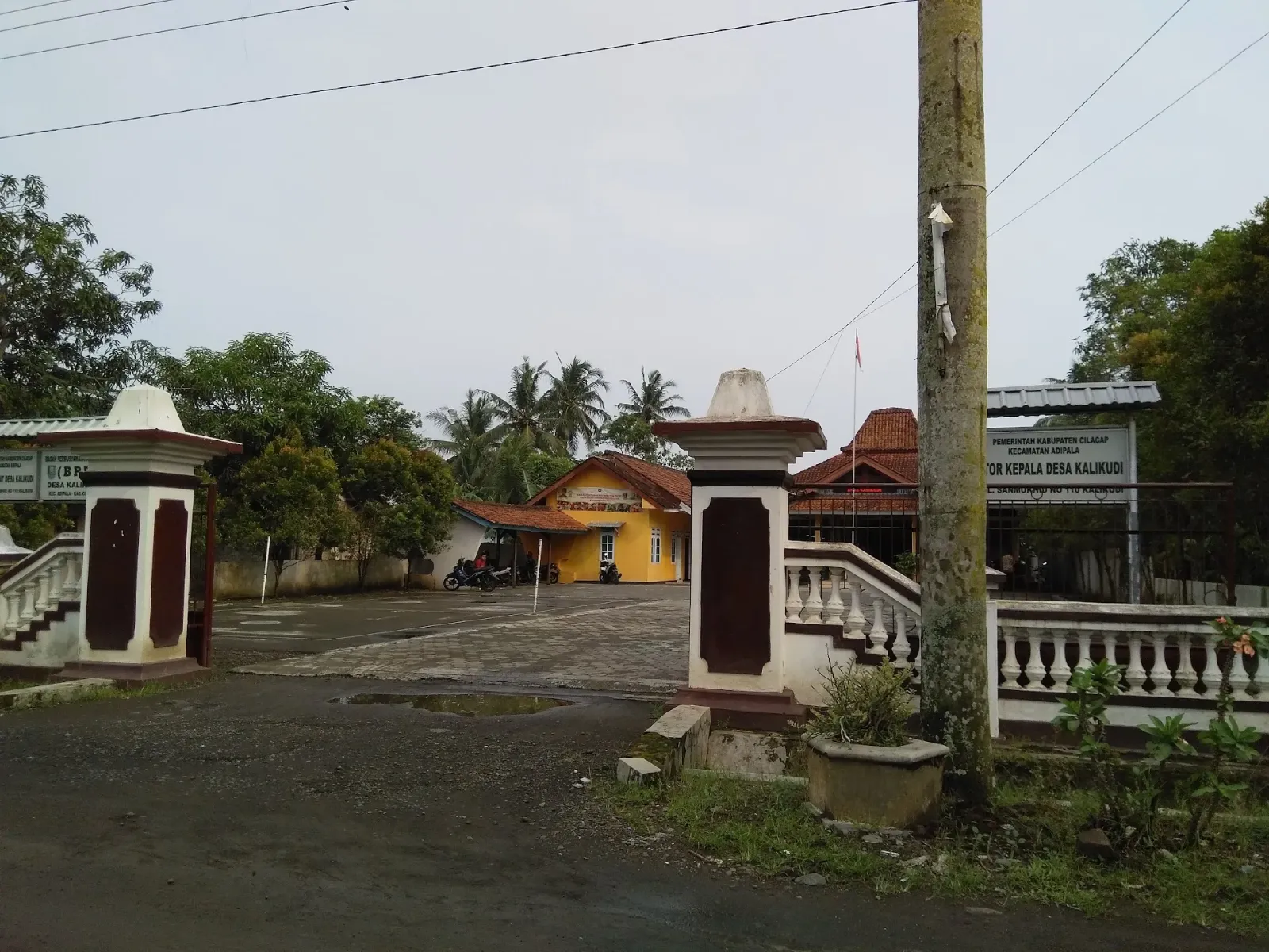 Balai Desa Kalikudi