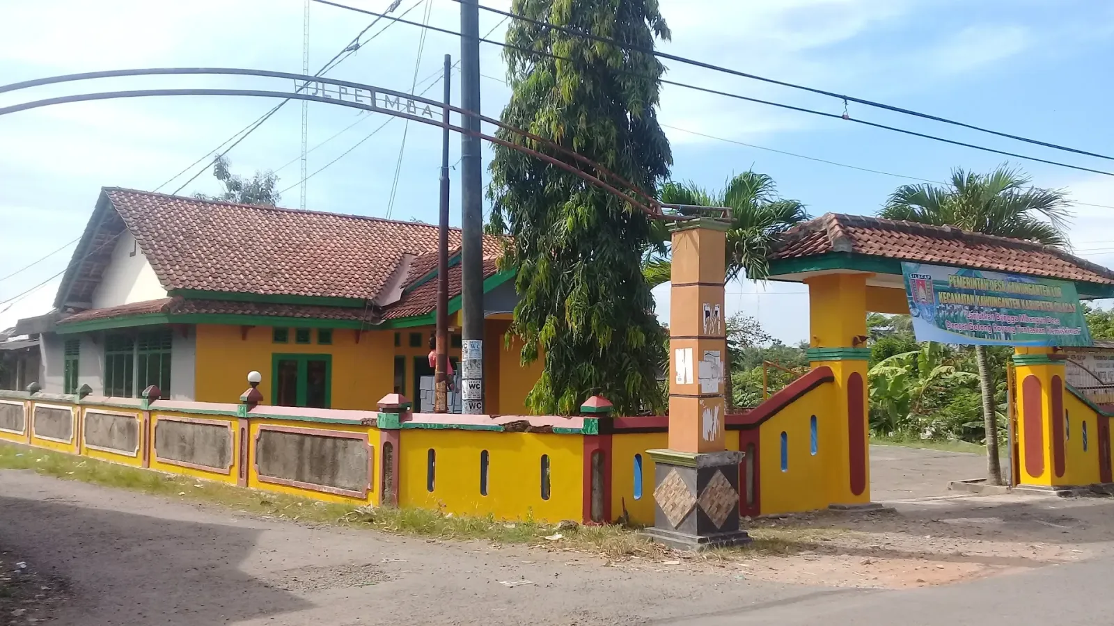 Balai Desa Kawunganten Lor