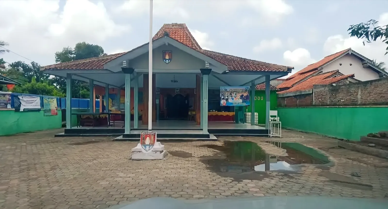 Balai Desa Kroya