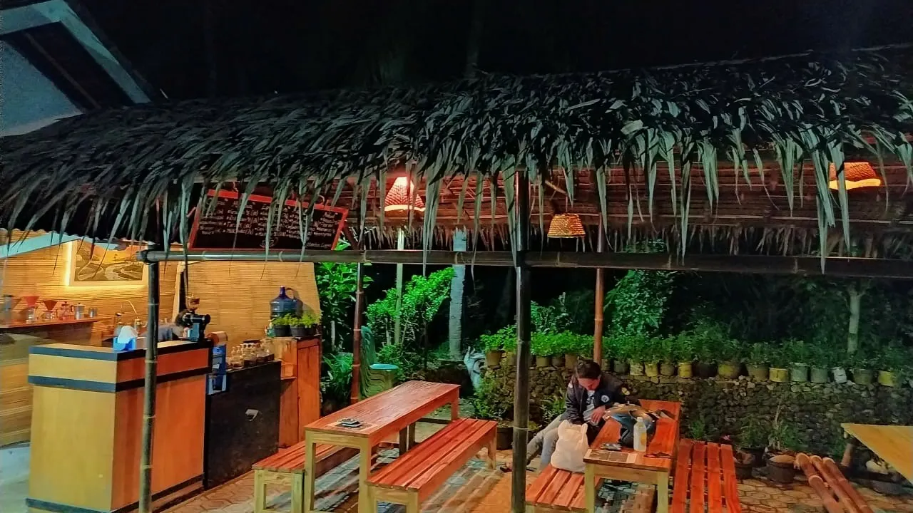Banchet Coffee & Pecel Cinta Kalipucang