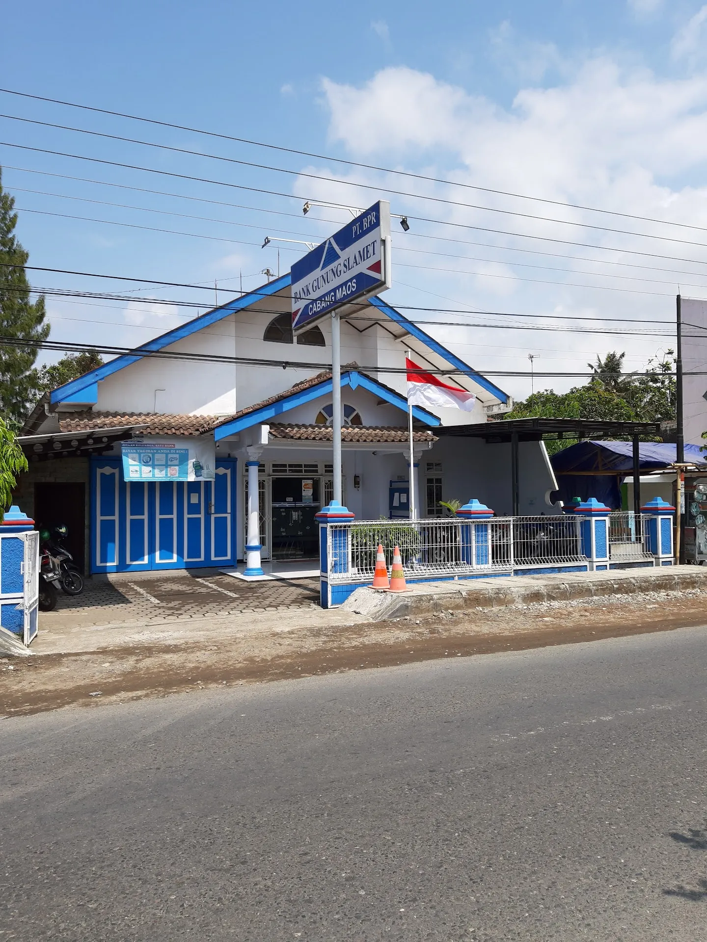 Bank Pasar Gunung Slamet. PT