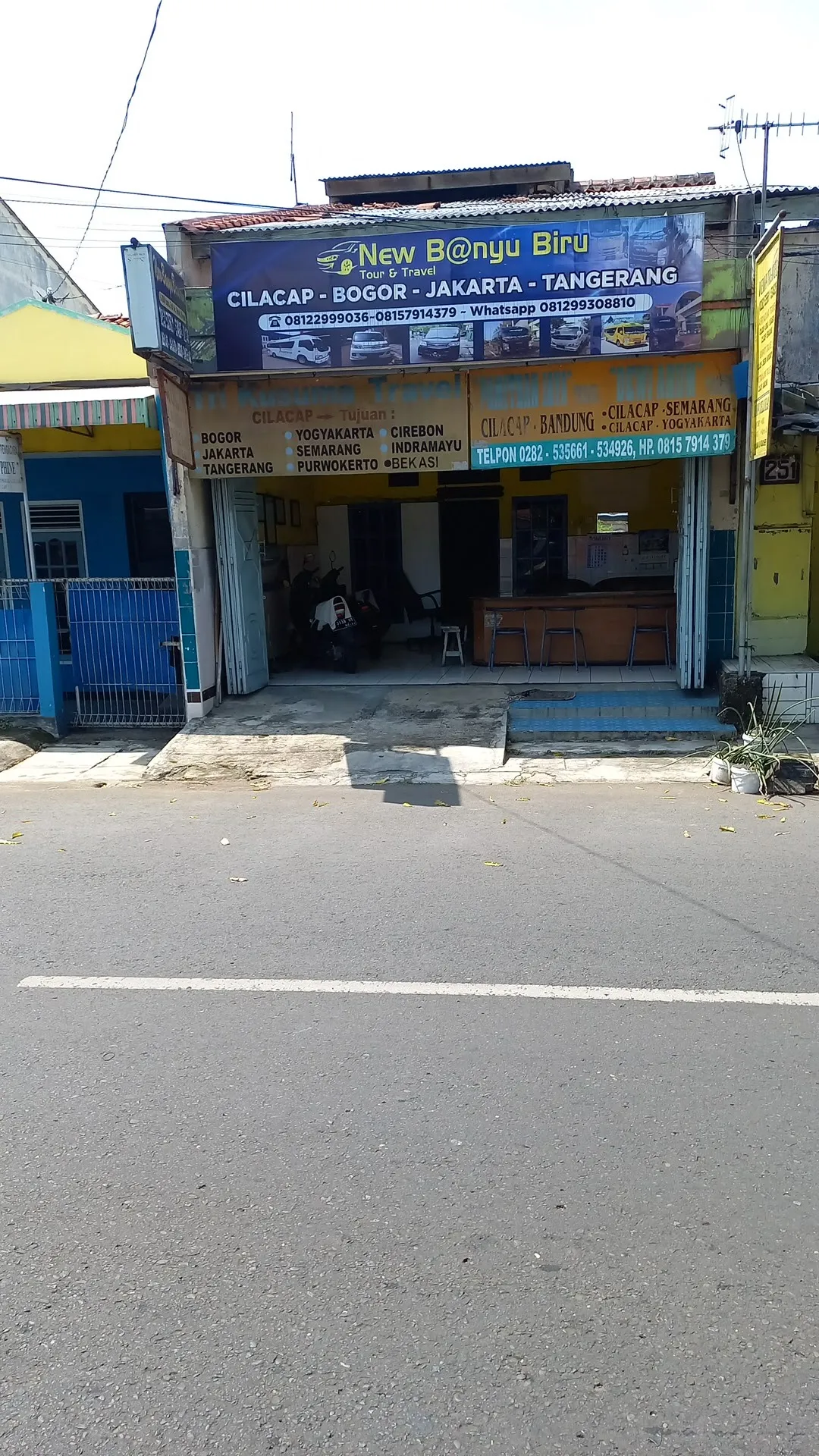 Banyu Biru Travel