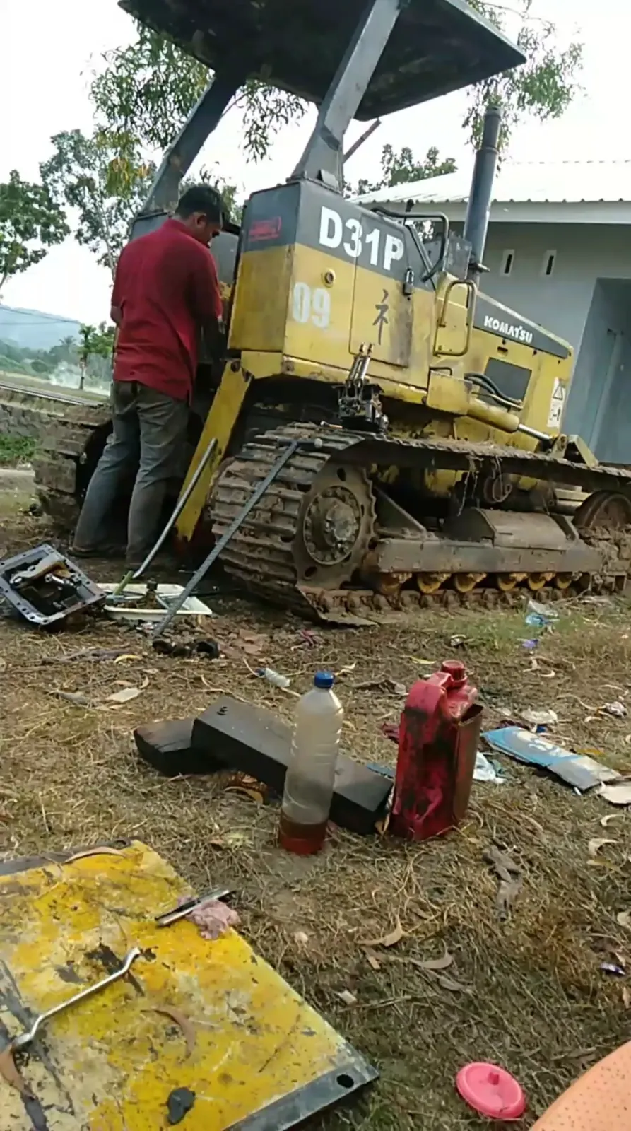 BENGKEL ALAT BERAT DAN RENTAL ALAT BERAT EXCAVATOR