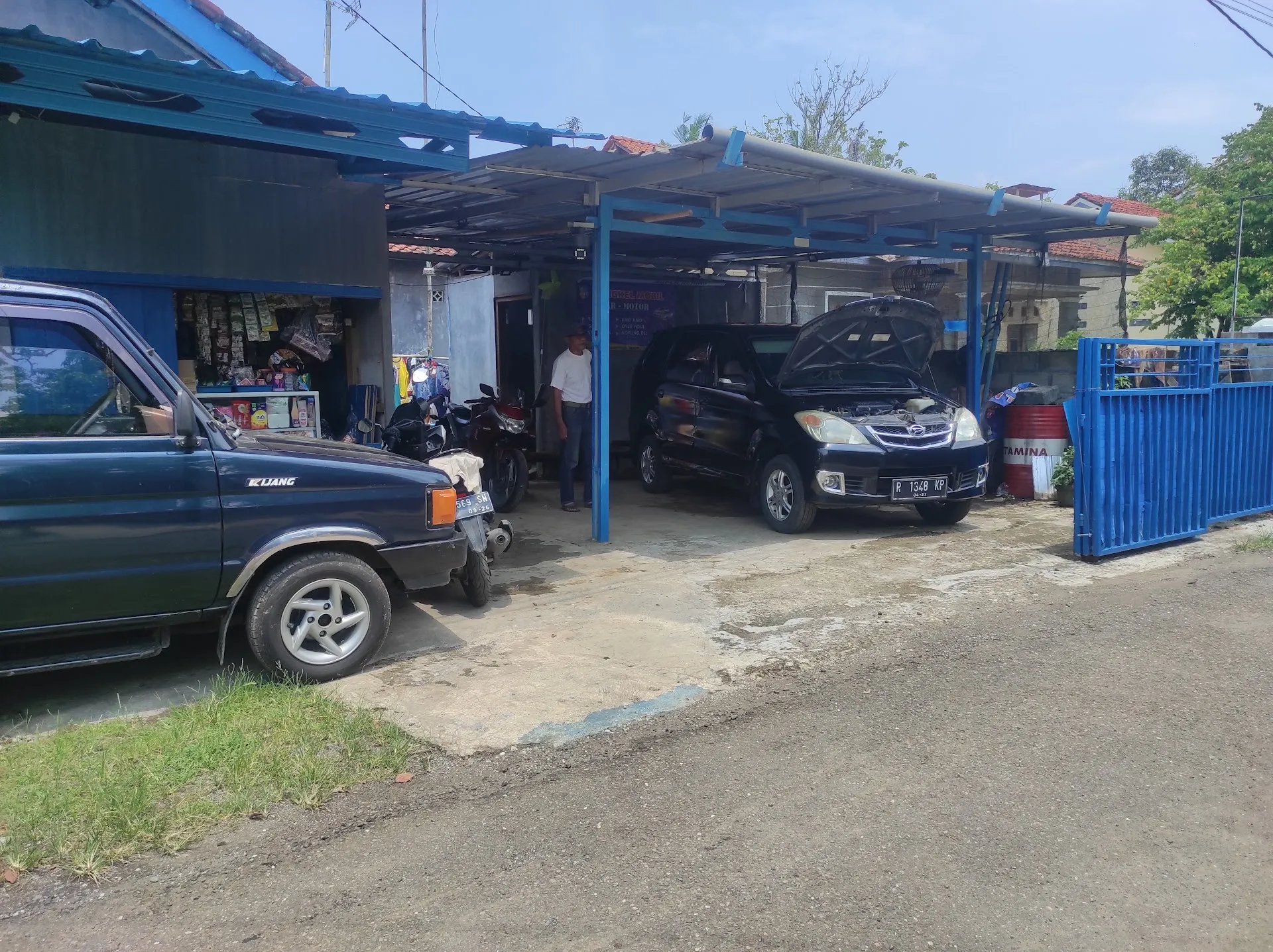 bengkel bus dan mobil