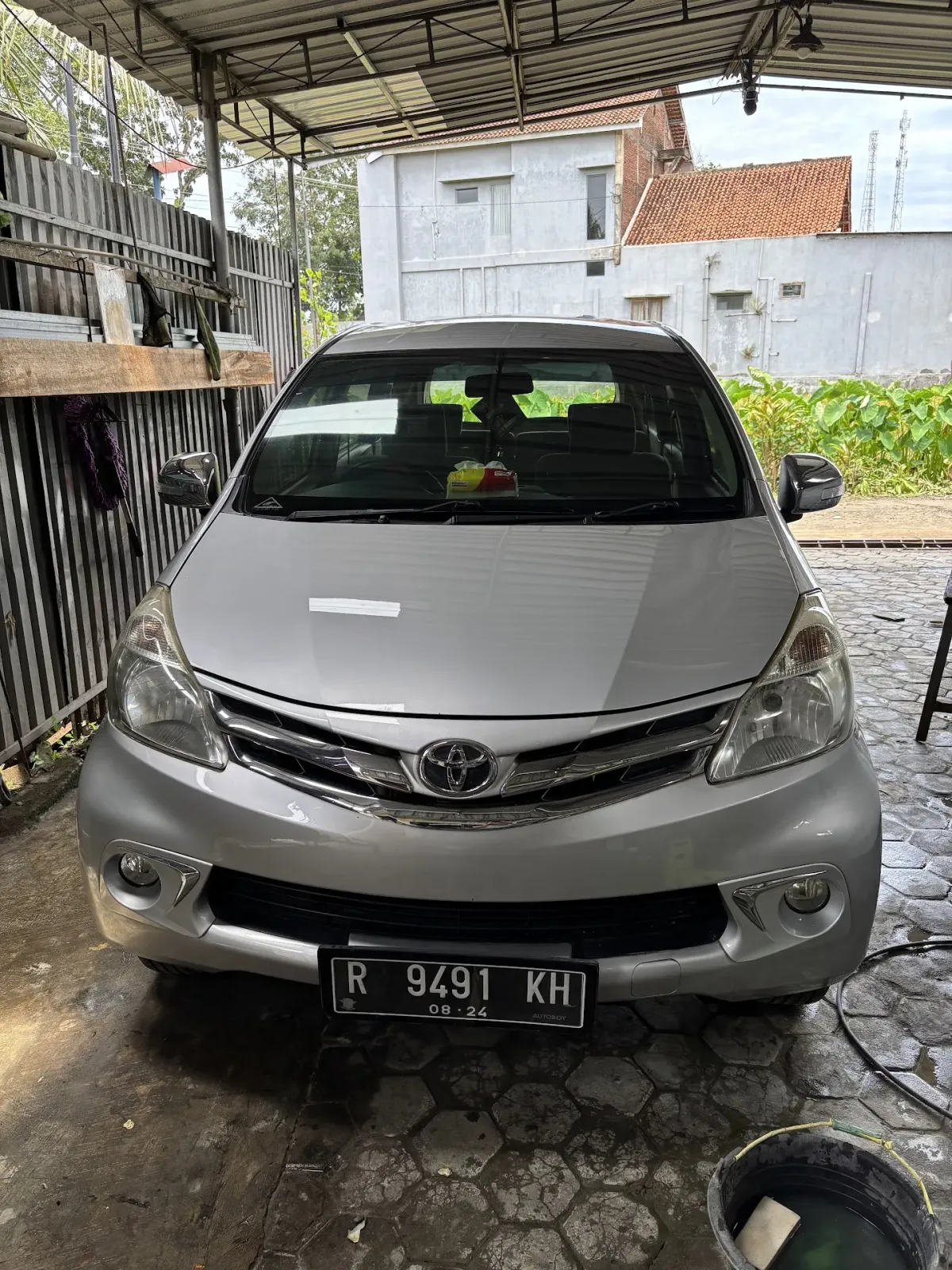 Bengkel cat mobil