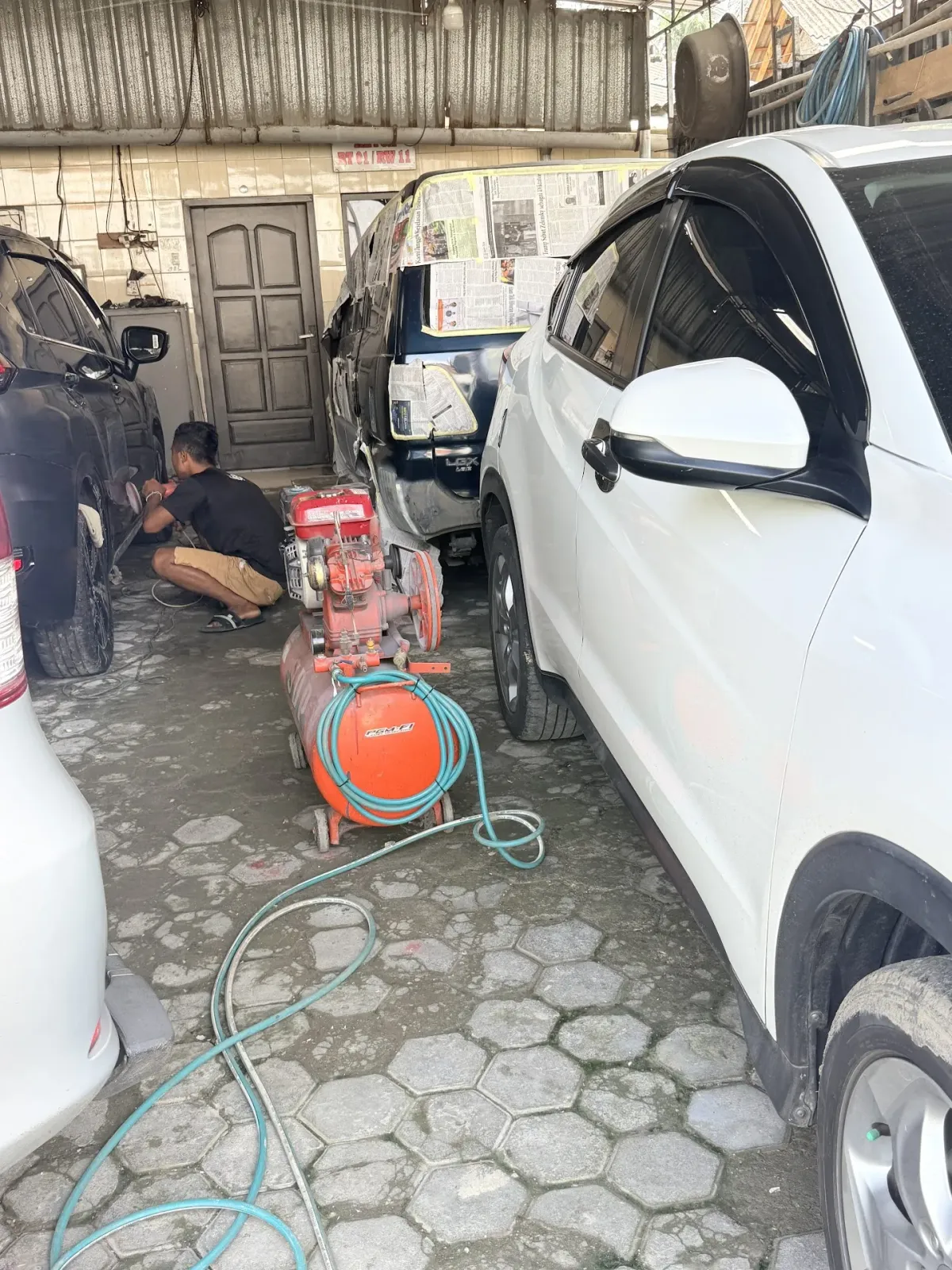 Bengkel cat mobil