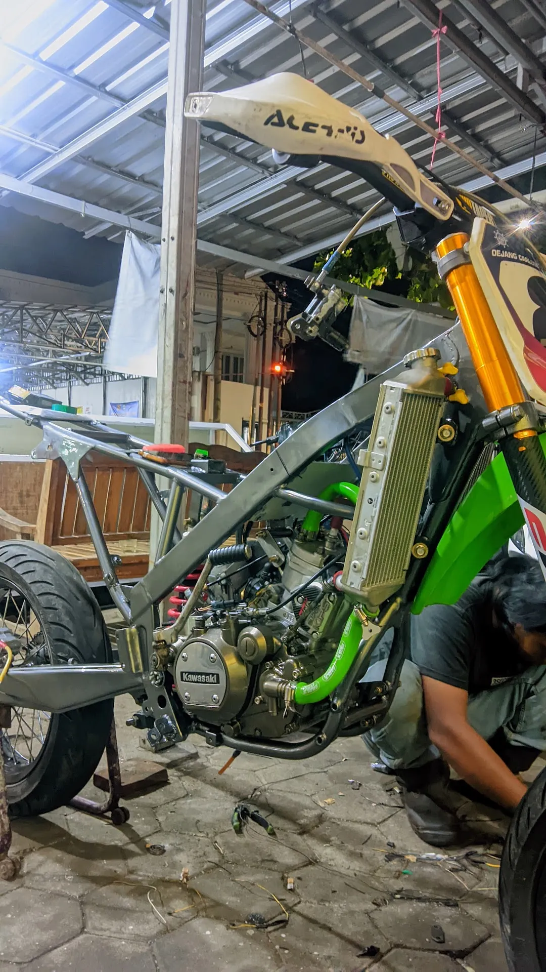 Bengkel Cat motor dan velg Cemen Speed