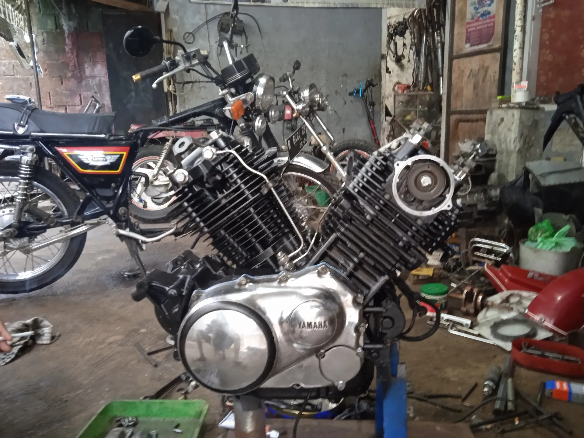 Bengkel Custom Blood Brother