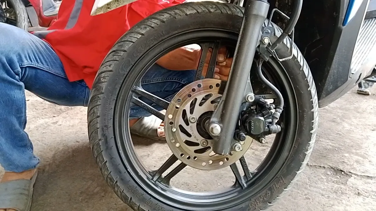 Bengkel delapan motor