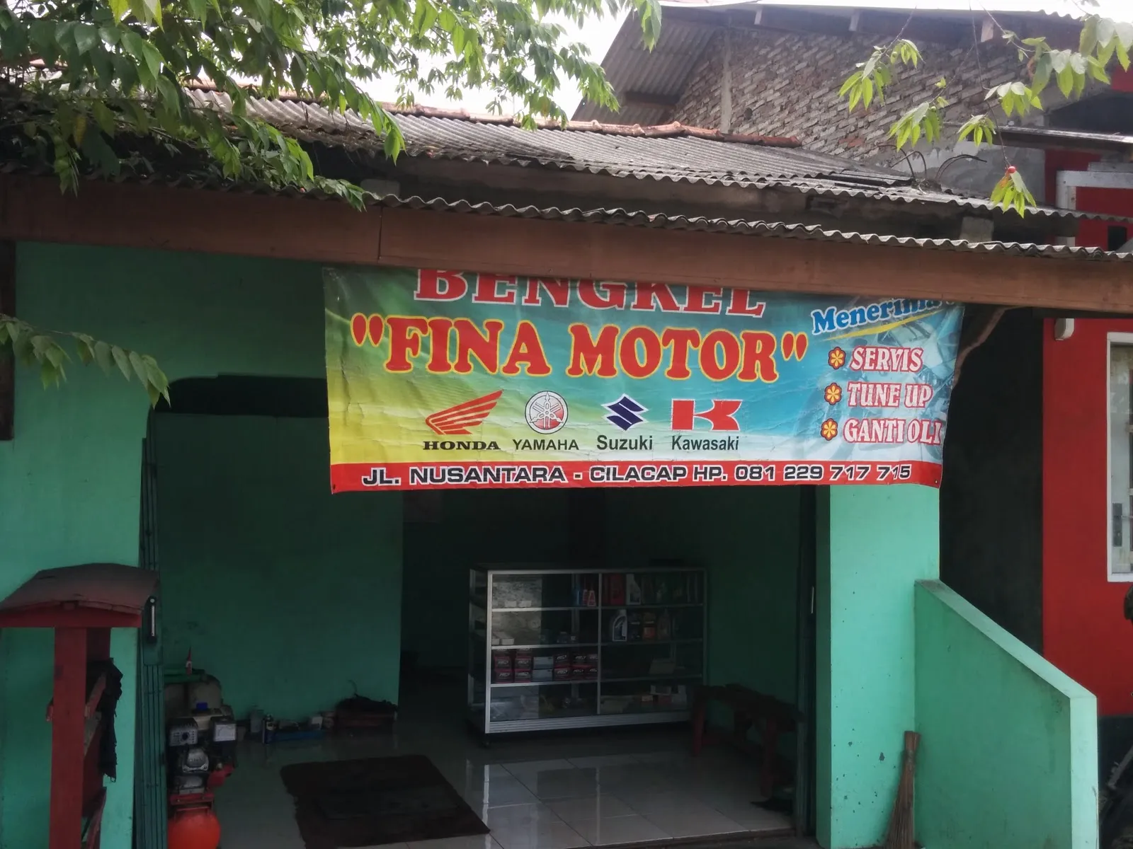 Bengkel "Fina Motor"