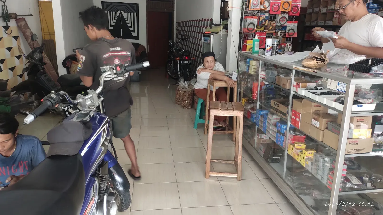 Bengkel karang anyar motor