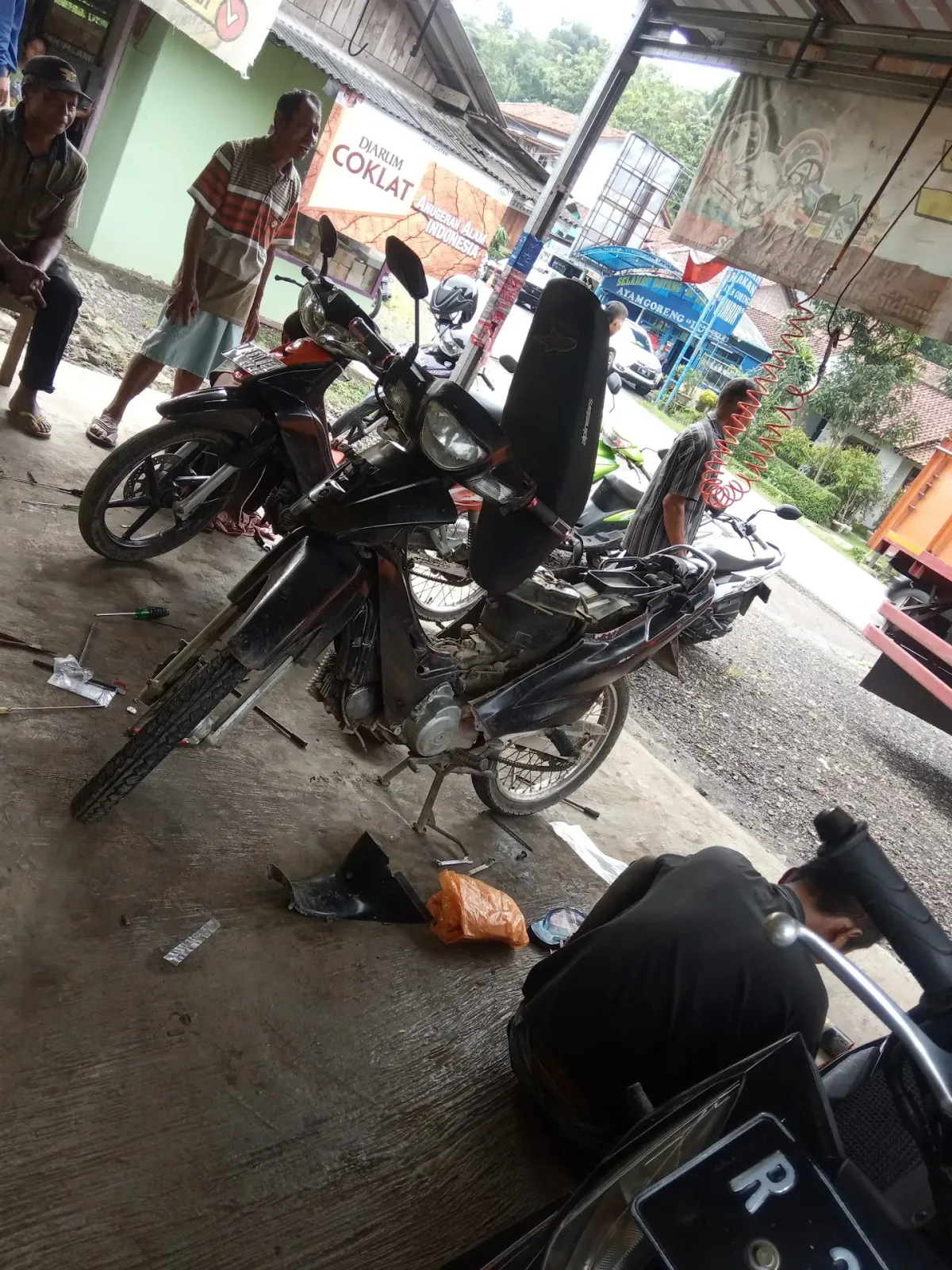 BENGKEL KENCANA MOTOR
