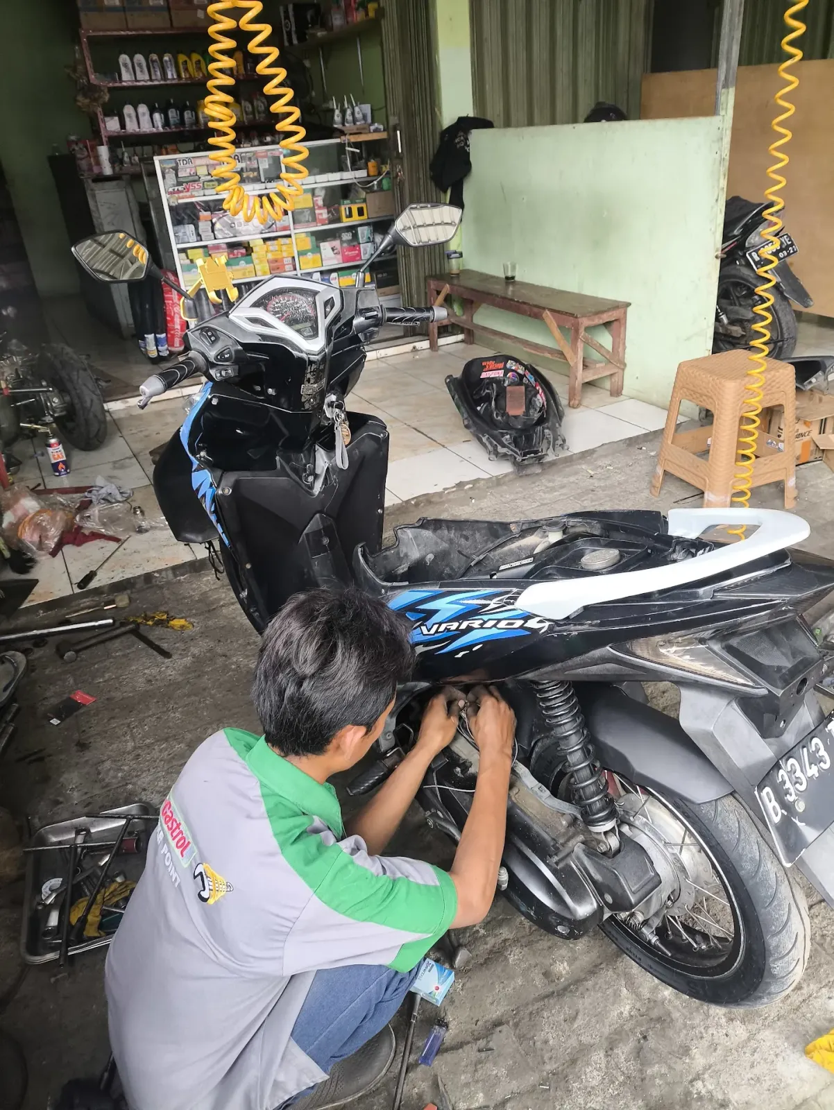 BENGKEL KLINIK MOTOR JATILAWANG 92