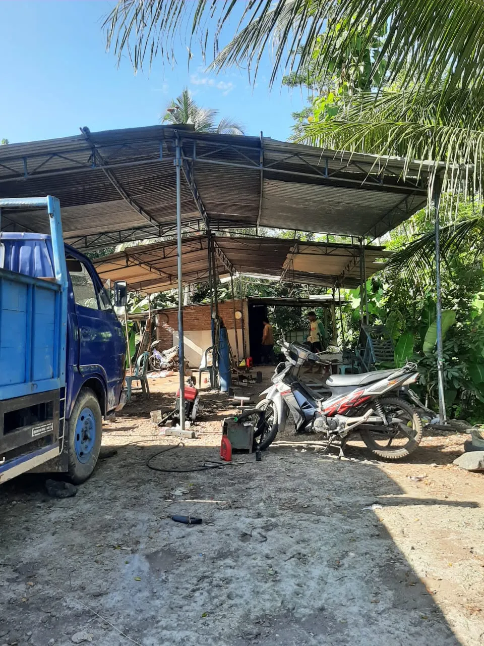 Bengkel mobil dan las (Johar Prima)