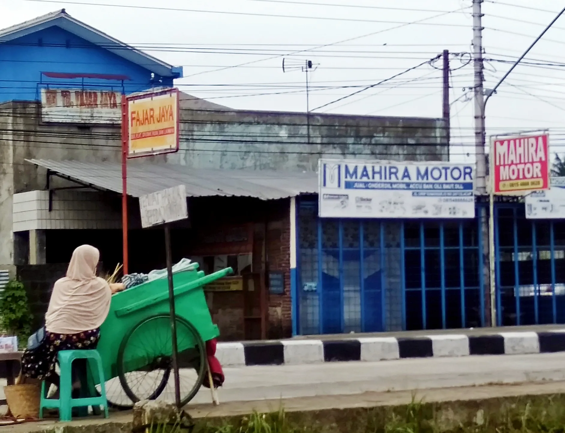 Bengkel Mobil & Suku Cadang Nira Motor