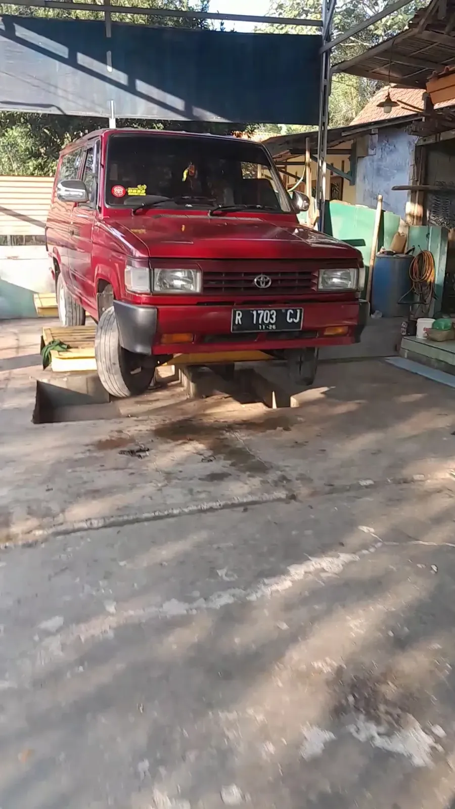 Bengkel Mobil SUMBERREJO MAKMUR