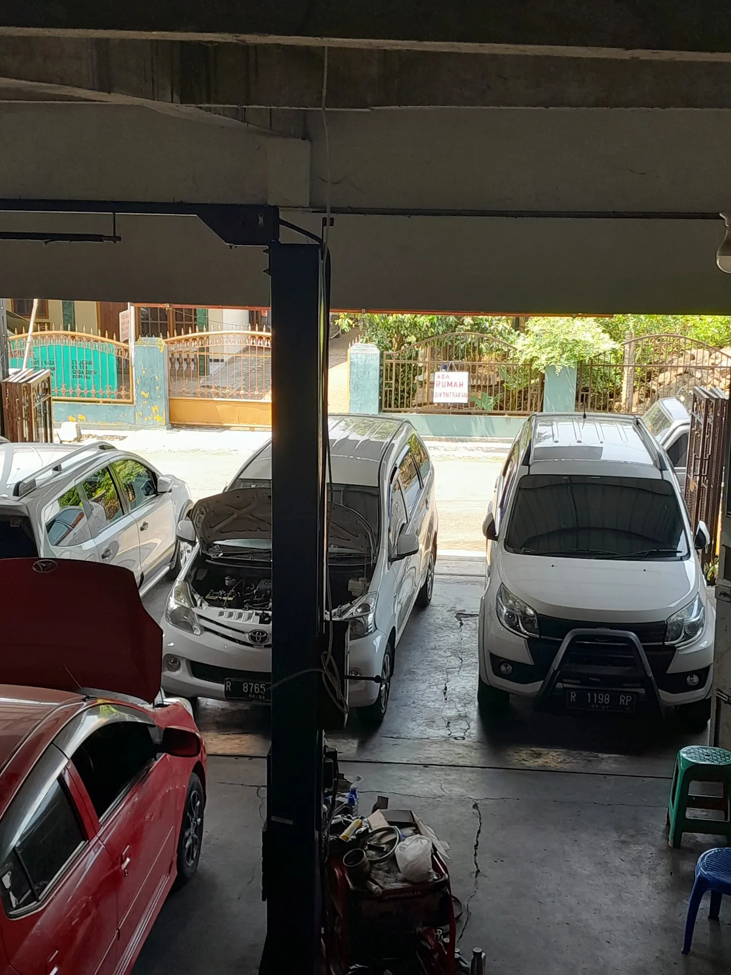 Bengkel mobil W & H